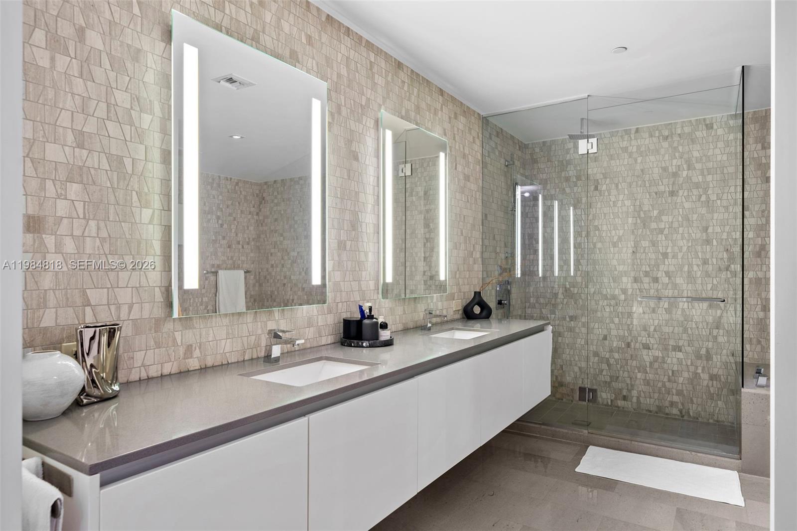 RISE CONDO - Residential