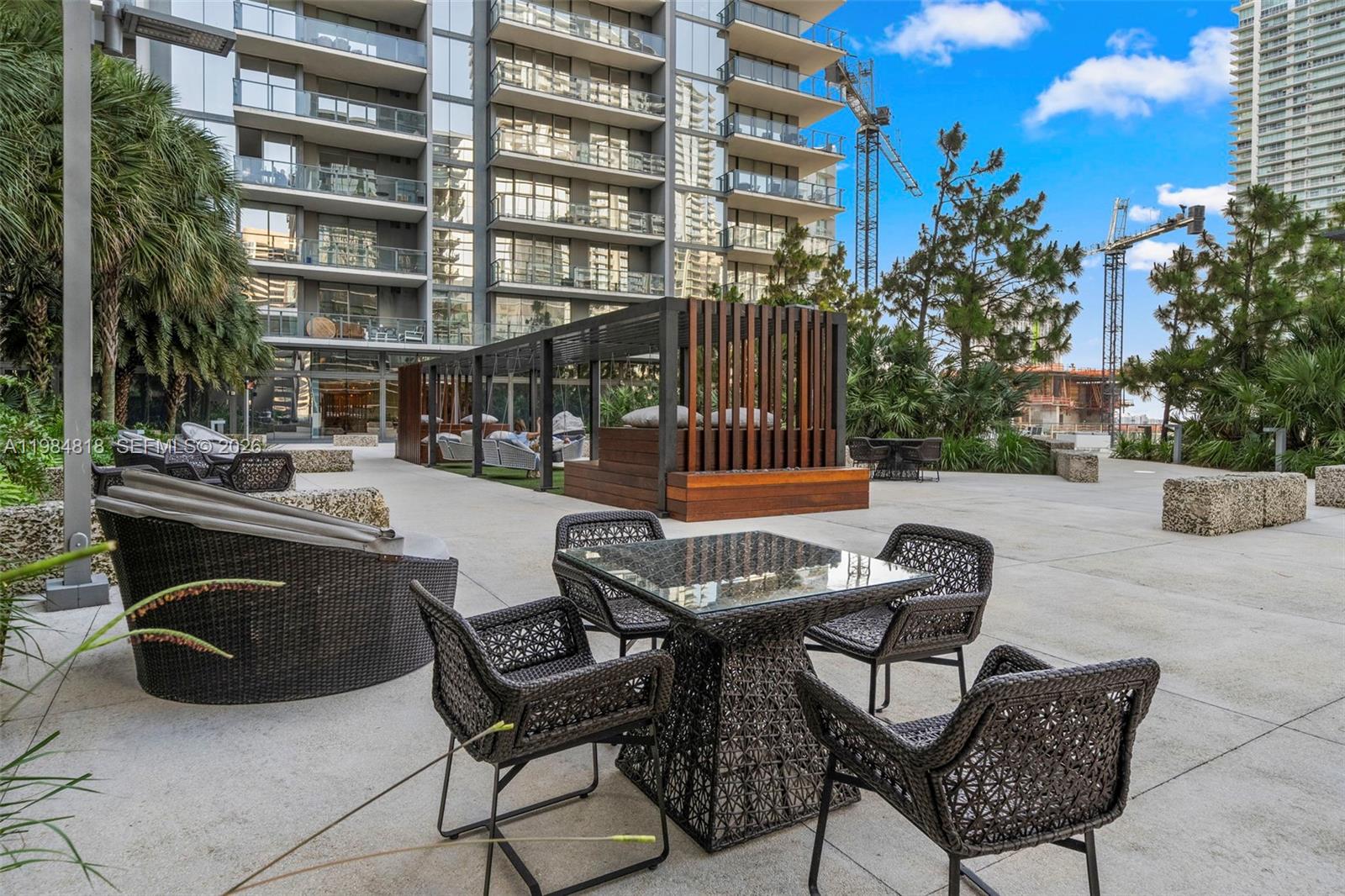 RISE CONDO - Residential