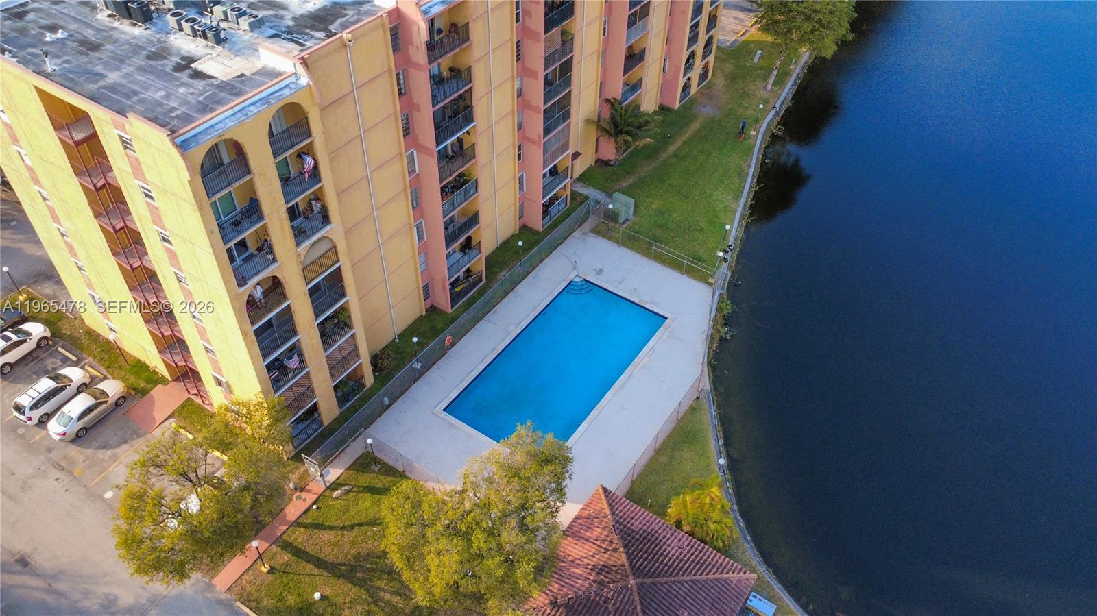 SUNSET VILLAS NO 3 CONDO - Residential