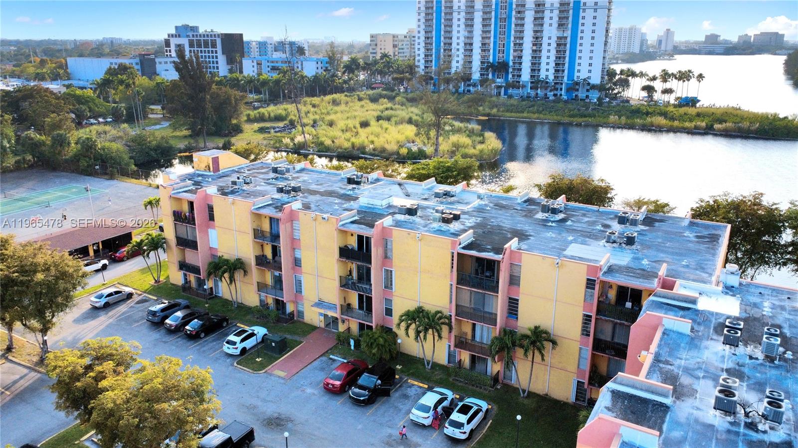 SUNSET VILLAS NO 3 CONDO - Residential