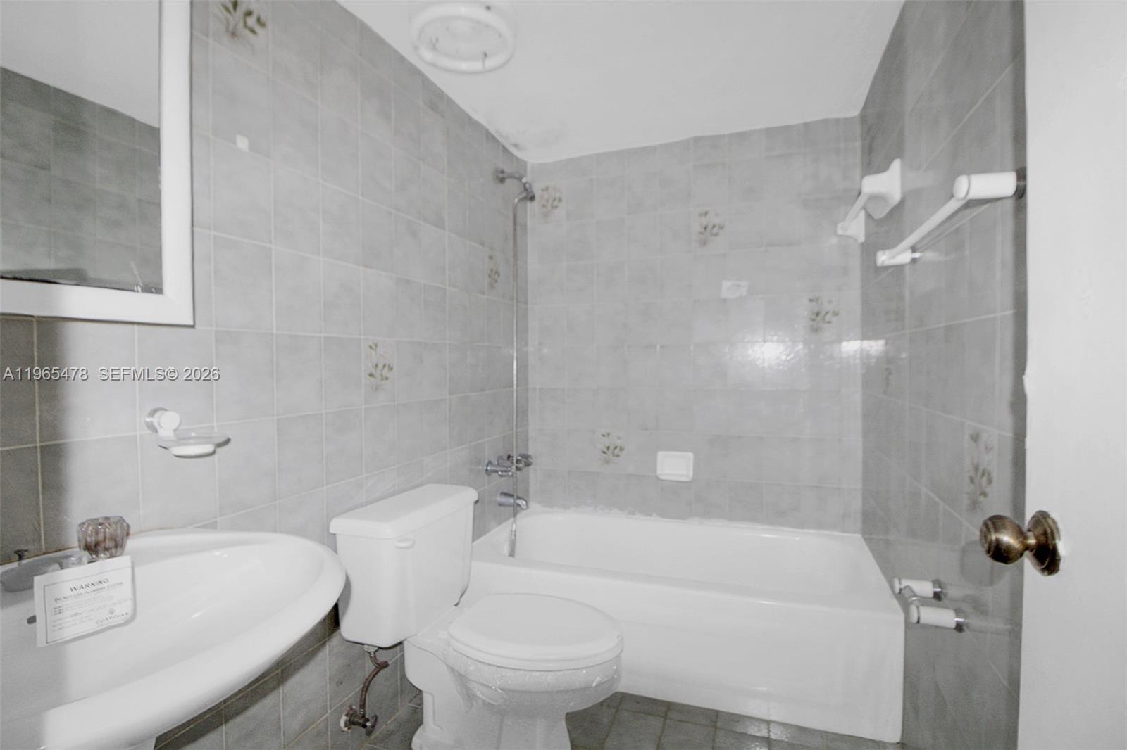 SUNSET VILLAS NO 3 CONDO - Residential