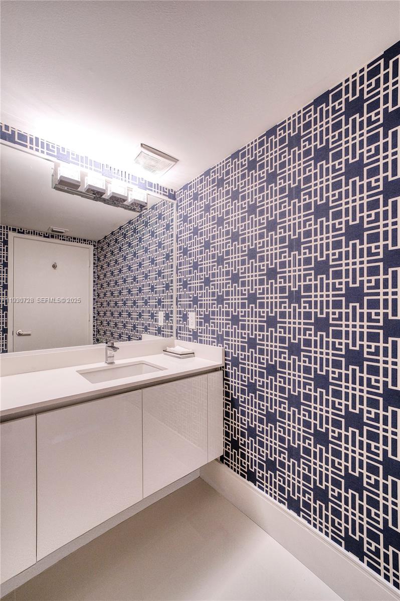 PARQUE TOWERS CONDO - Residential