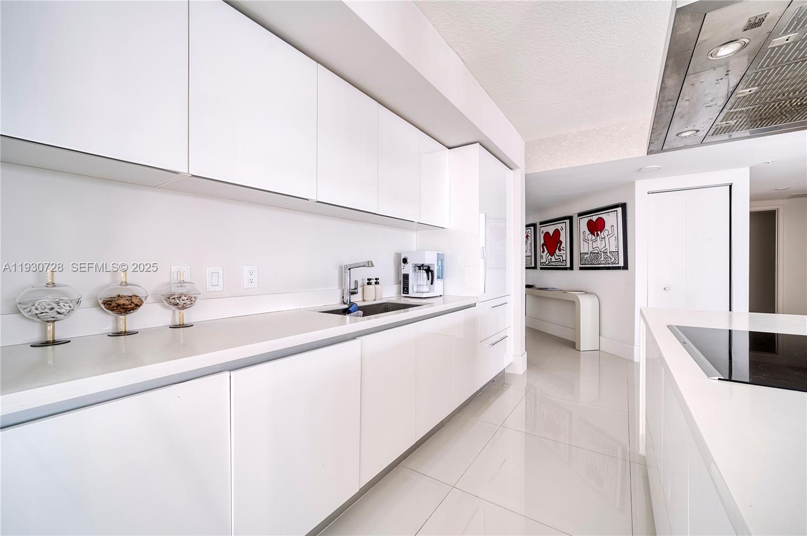 PARQUE TOWERS CONDO - Residential