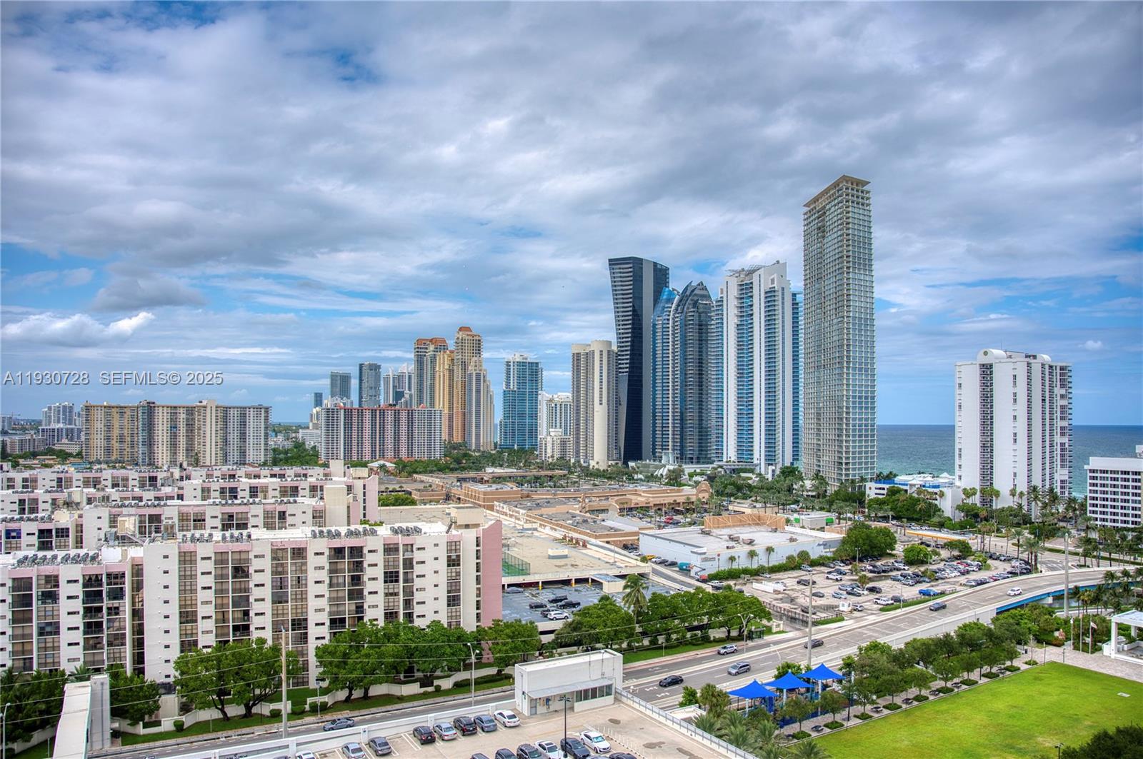PARQUE TOWERS CONDO - Residential