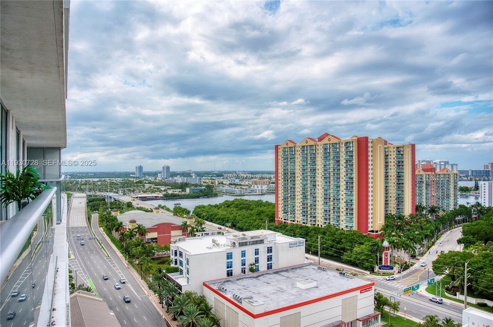 PARQUE TOWERS CONDO - Residential