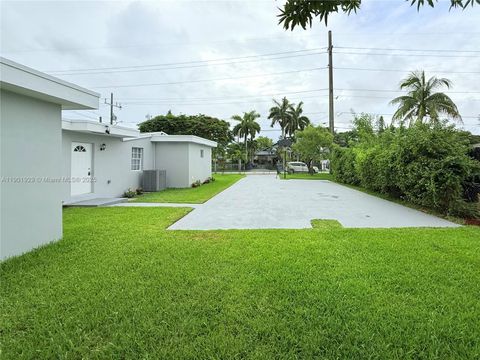 4340 SW 19th St West Park FL 33023