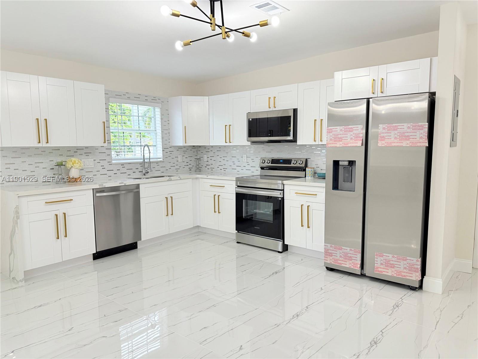 CARVER RANCHES - Residential