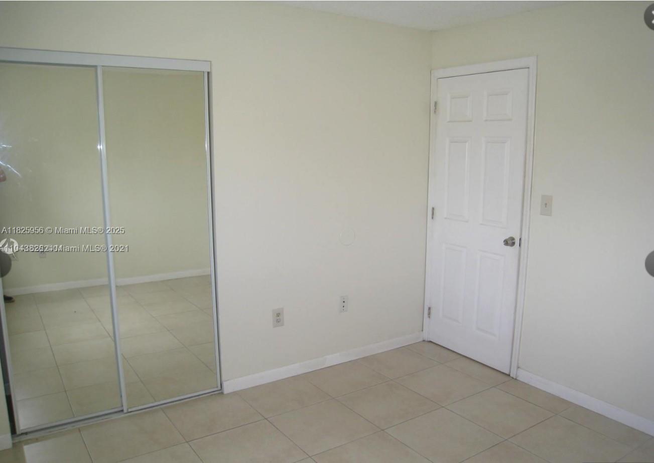 PALMS OF PEMBROKE CONDO - Residential Lease