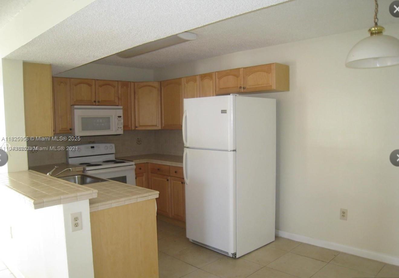 250 W Palm Cir W 201
