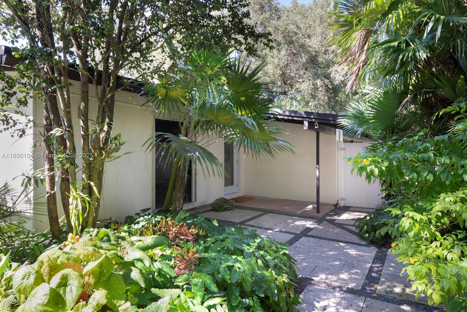 BISCAYNE LAWN AMD PLAT - Residential