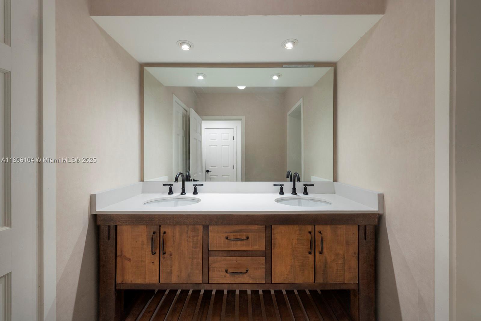 BISCAYNE LAWN AMD PLAT - Residential