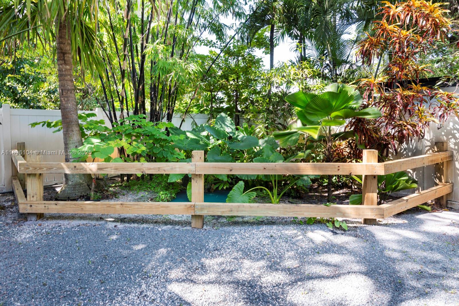 BISCAYNE LAWN AMD PLAT - Residential