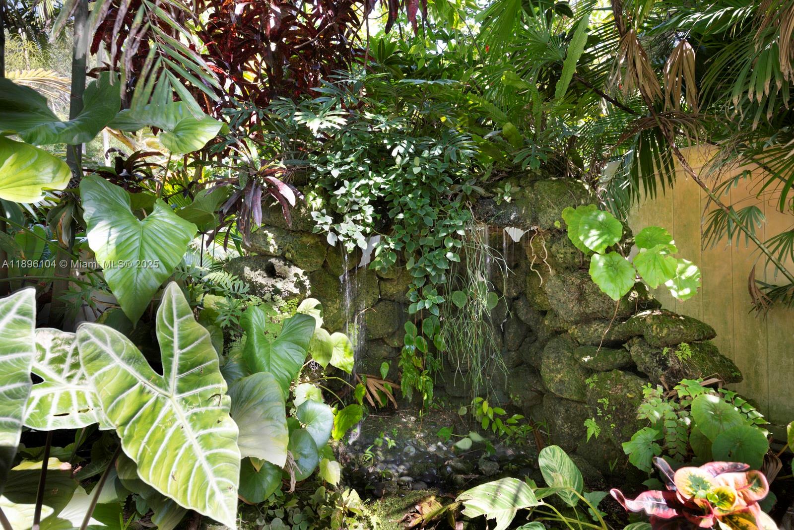 BISCAYNE LAWN AMD PLAT - Residential