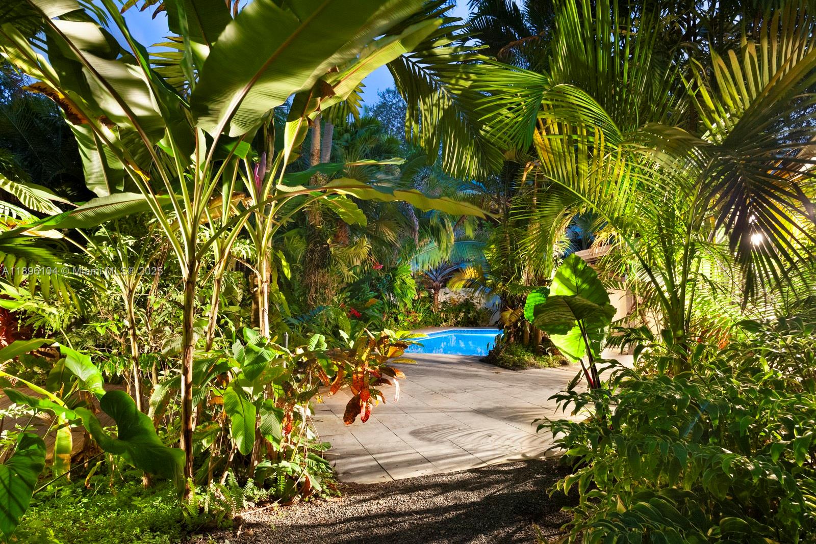 BISCAYNE LAWN AMD PLAT - Residential