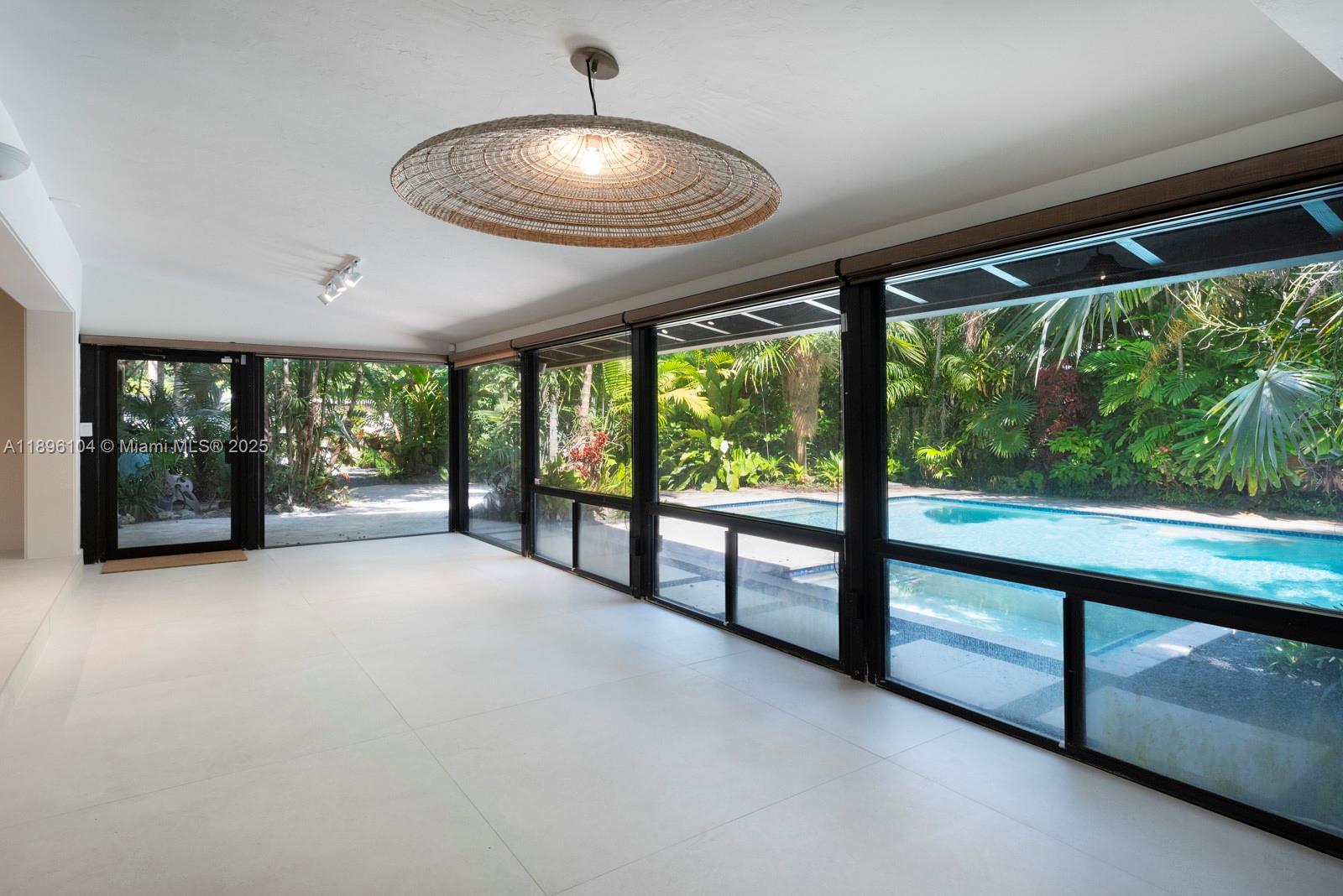 BISCAYNE LAWN AMD PLAT - Residential