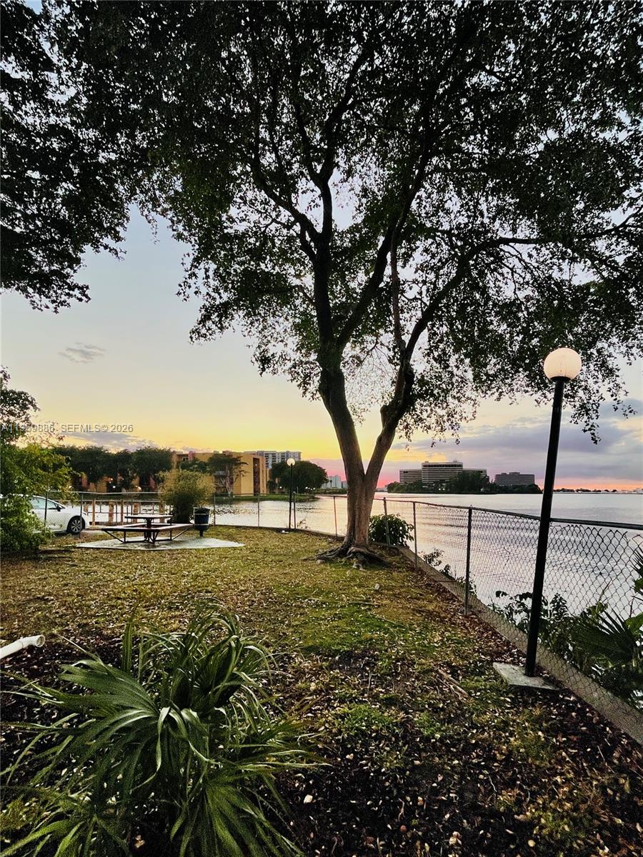 SUNSET VILLAS NO 3 CONDO - Residential