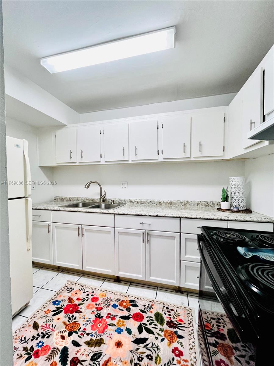 SUNSET VILLAS NO 3 CONDO - Residential