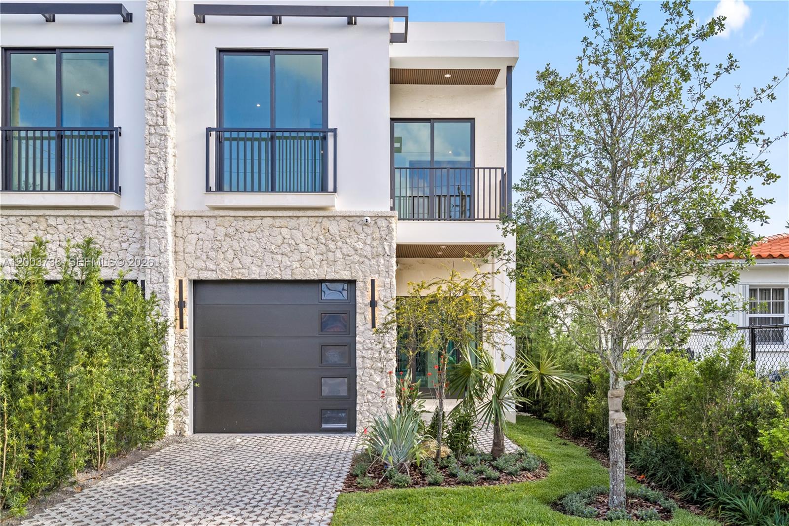 AMND MIAMI SUBURBAN ACRES - Residential