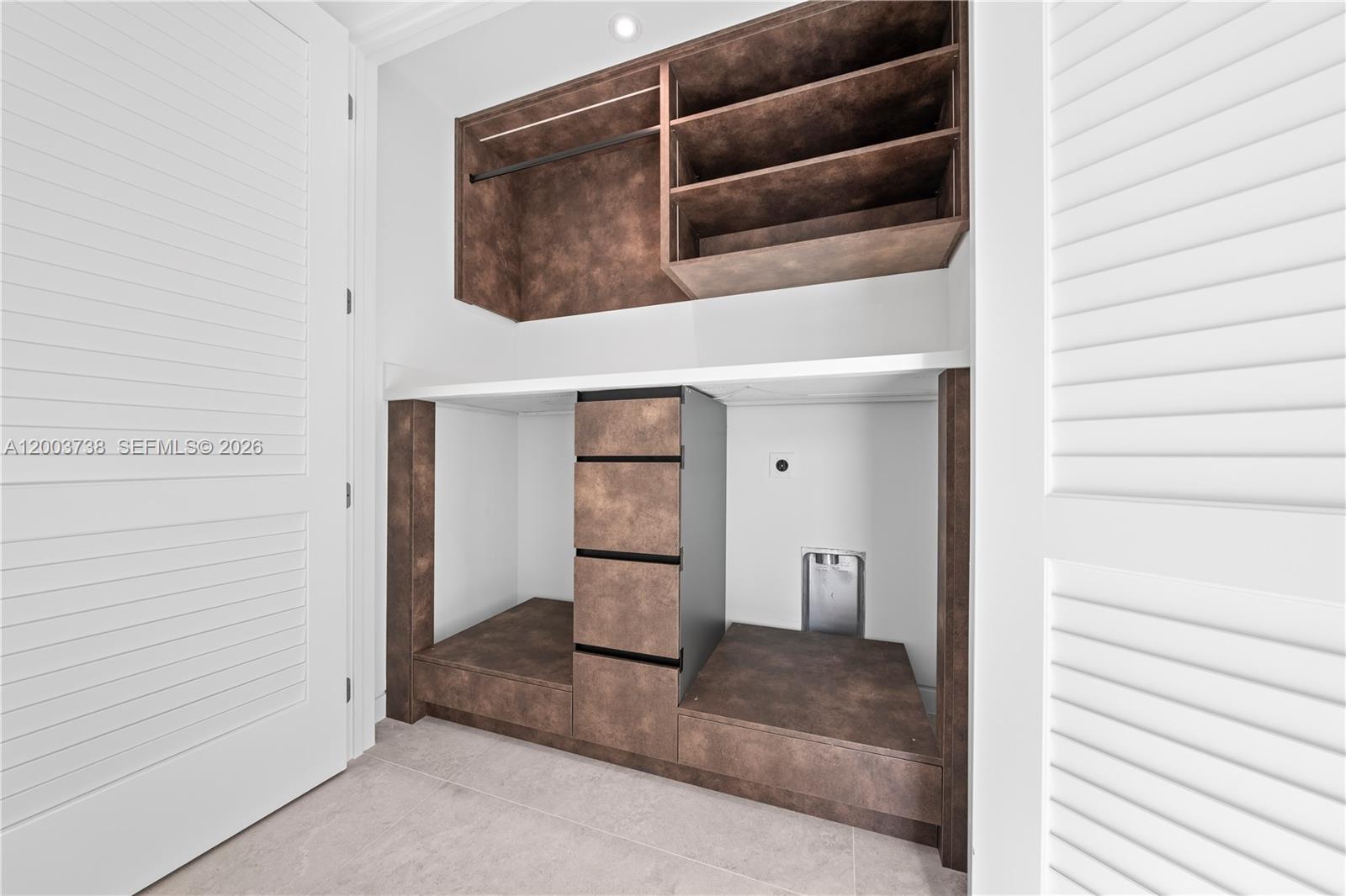 AMND MIAMI SUBURBAN ACRES - Residential