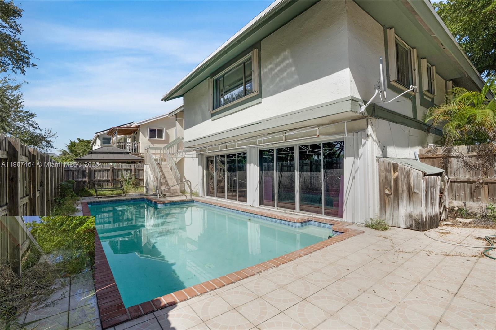 SEA GRAPE TOWN HOMES - Residential