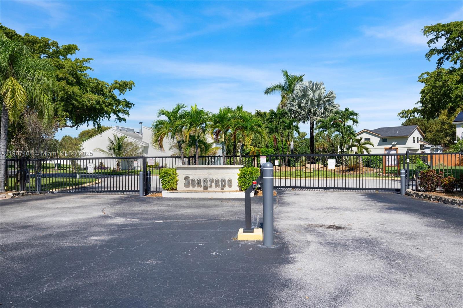 SEA GRAPE TOWN HOMES - Residential