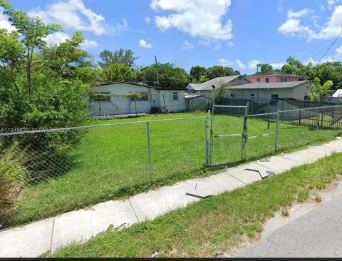 752 NW 32nd St Miami FL 33127