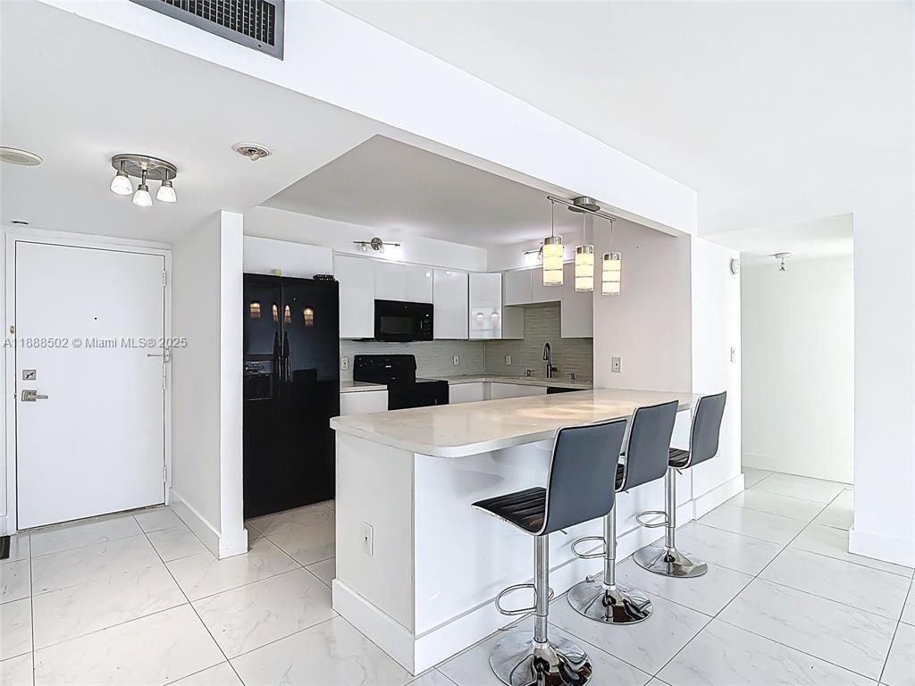 ADMIRALS PORT CONDO-EAST - Residential