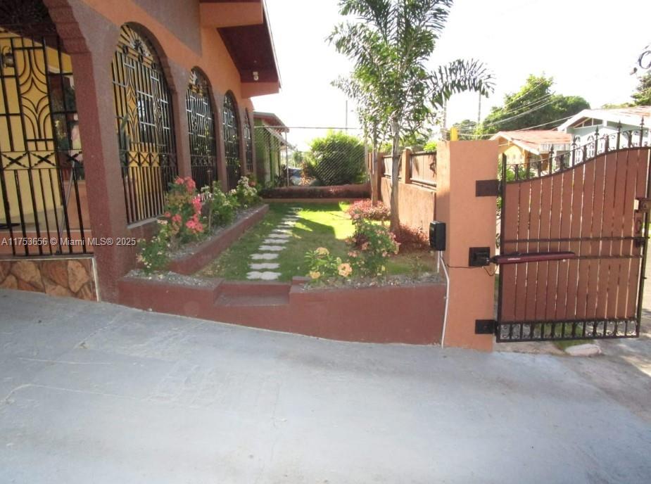 00 Queensbury, Kingston, Jamaica