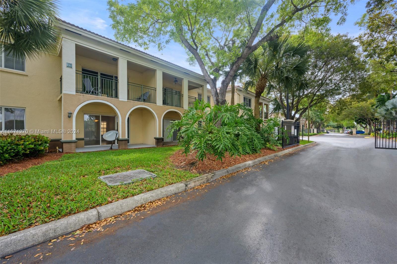 AVENTINE AT MIRAMAR CONDO - Residential Lease