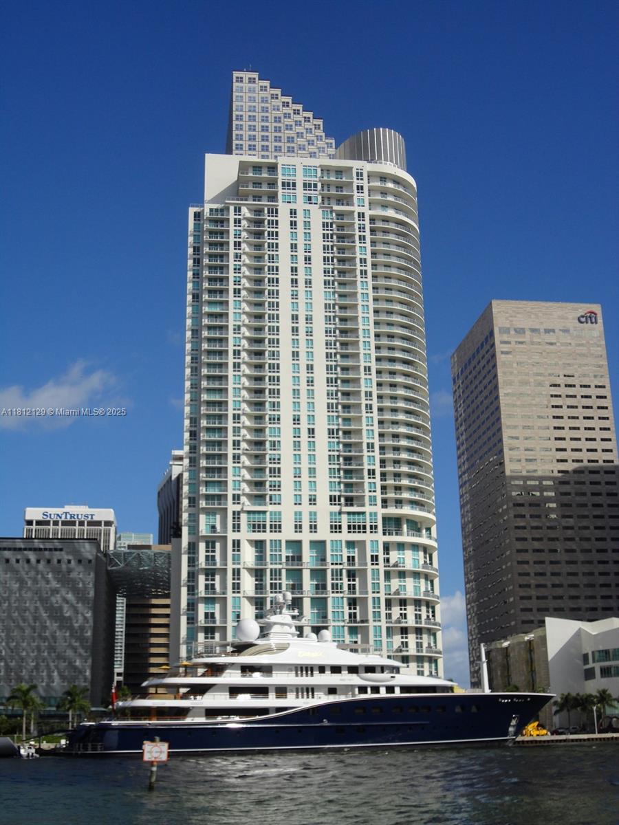 MET 1 CONDO - Residential Lease