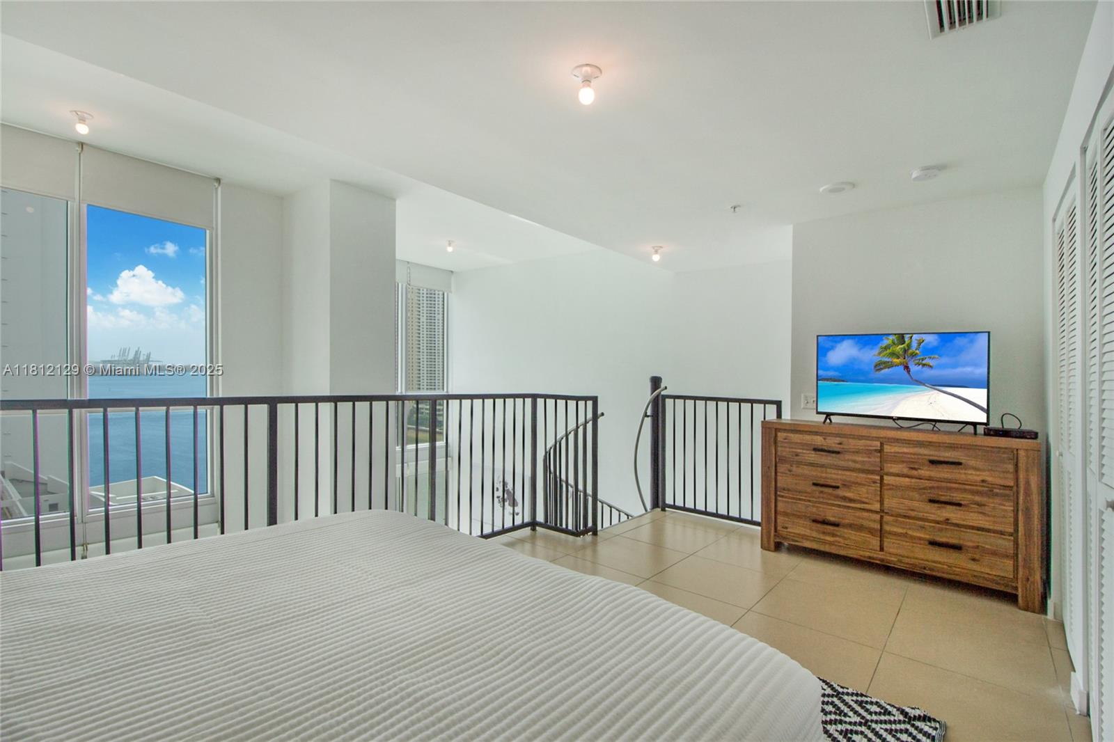 MET 1 CONDO - Residential Lease
