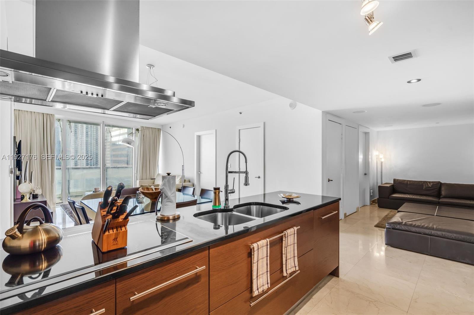 ICON BRICKELL NO TWO - Residential