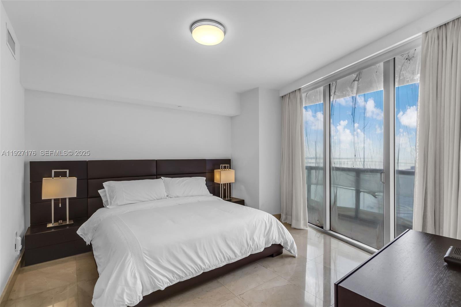 ICON BRICKELL NO TWO - Residential