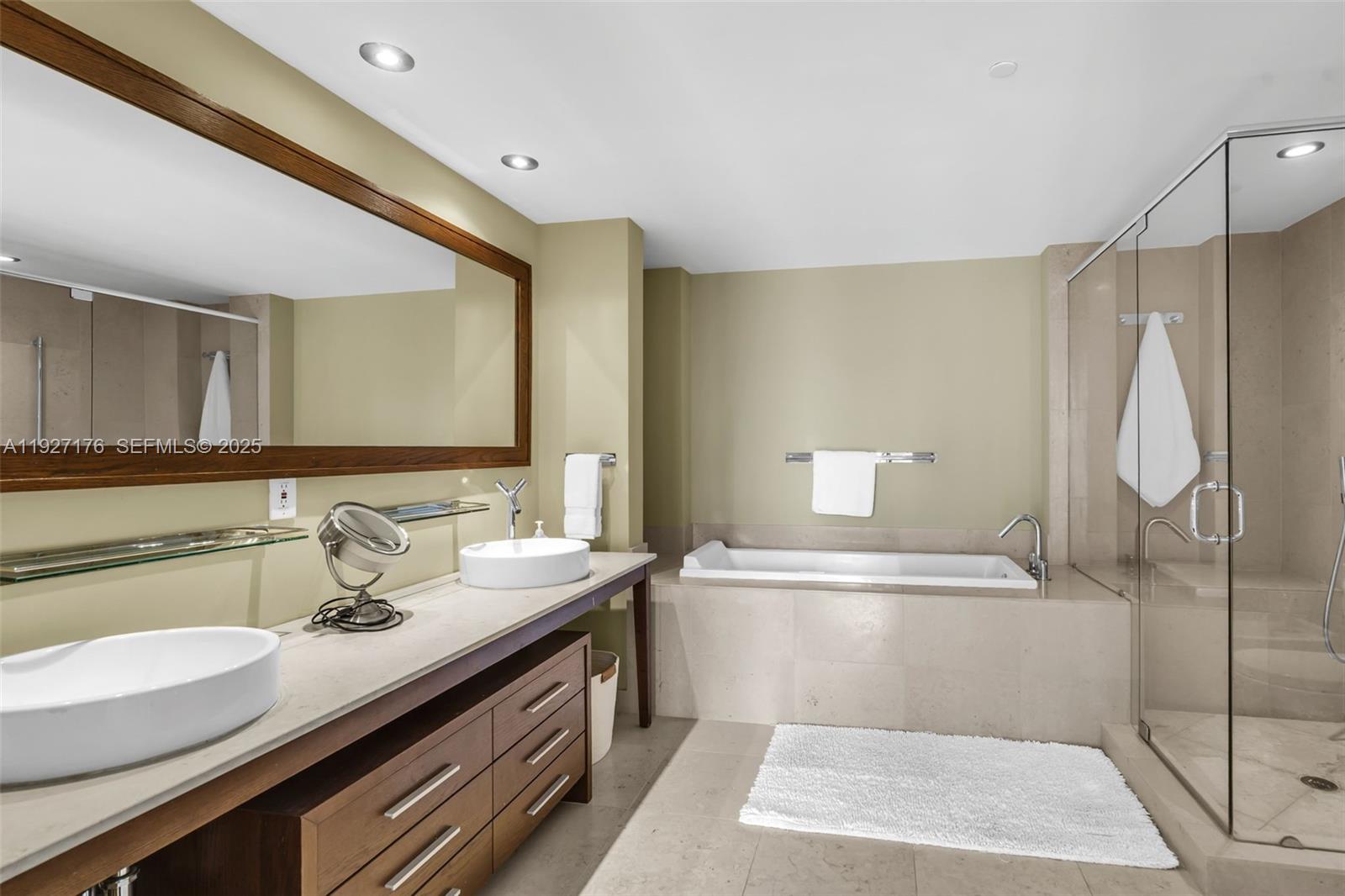 ICON BRICKELL NO TWO - Residential