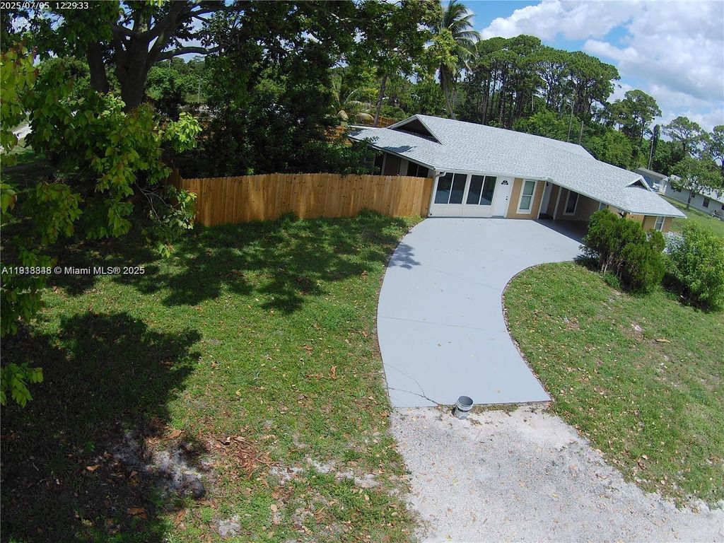 Photo of 2425 Mohawk Ave #., Fort Pierce, FL 34946 (MLS # A11918846)