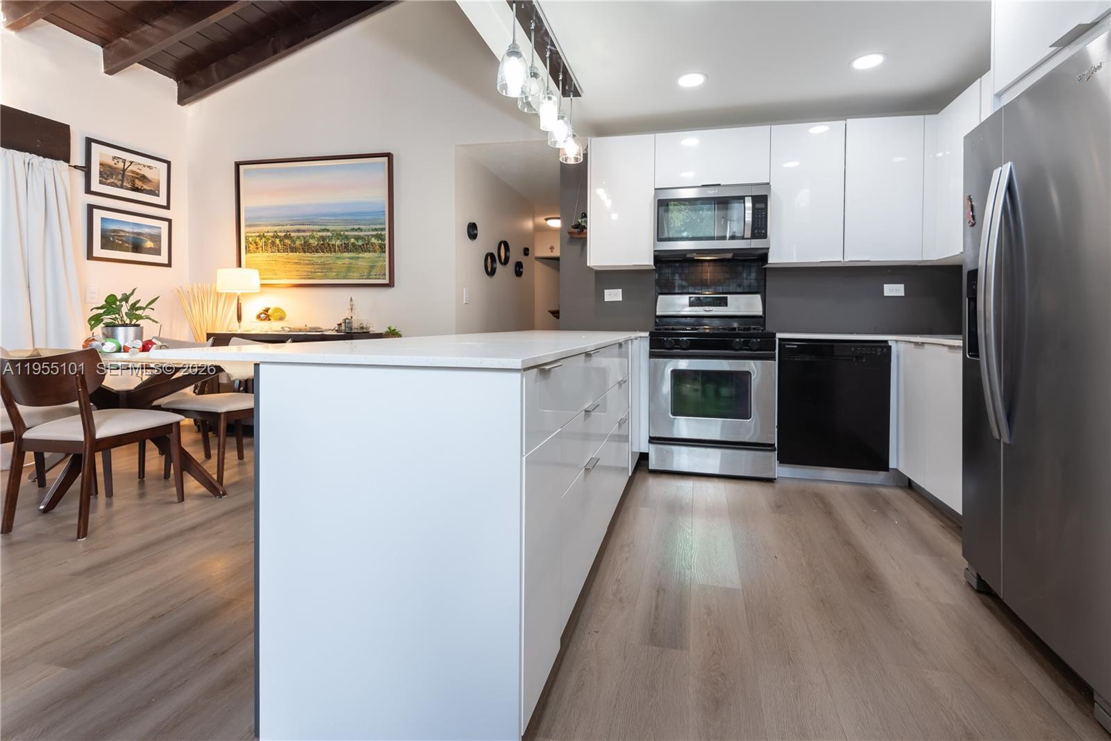 MISSIONWOOD AT MIRAMAR CO - Residential