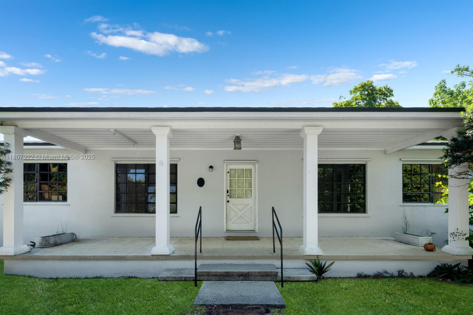 29801 Sw 184th Ct, Homestead, Miami-Dade County, Florida - 3 Bedrooms  
2 Bathrooms - 