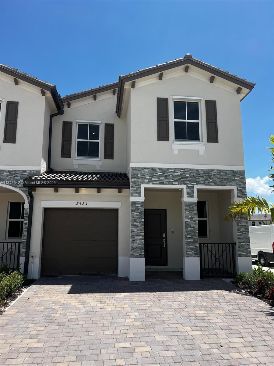 2424 Se 28th St 2424, Homestead, Miami-Dade County, Florida - 4 Bedrooms  
3 Bathrooms - 