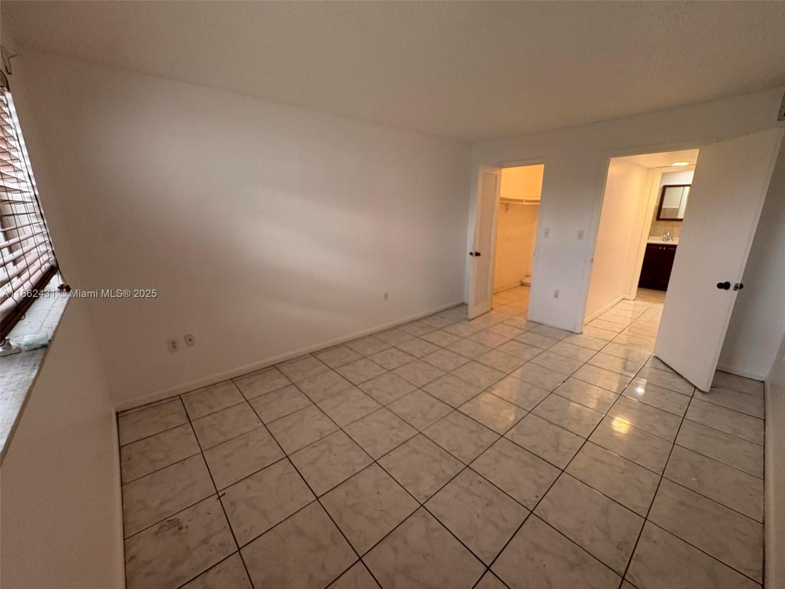 SUNRISE LAKES 37 CONDO - Residential