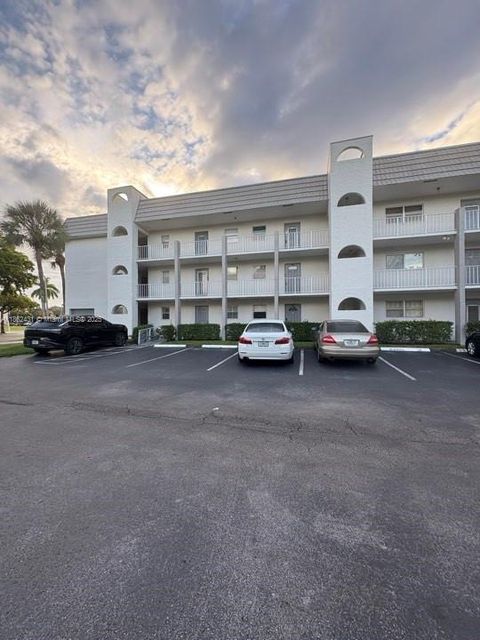 THE MOST MOTIVATED SELLERS 8135 sunrise lakes blvd 208 Sunrise FL 33322