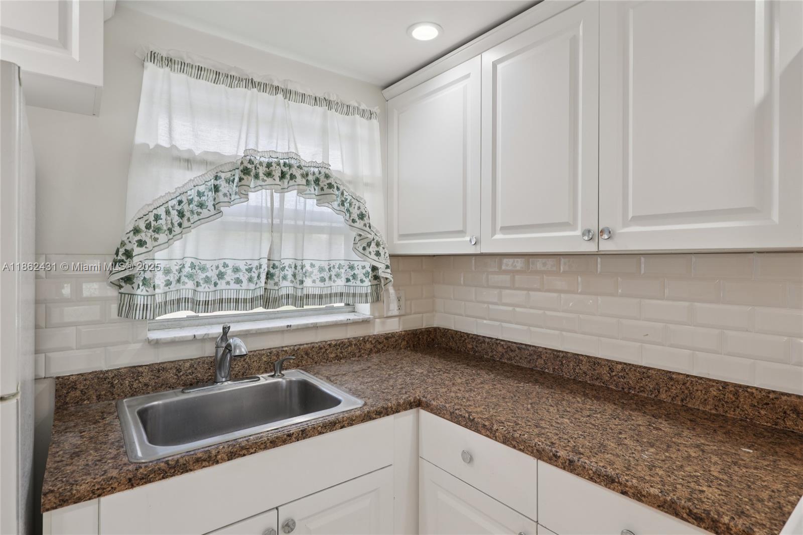 View photos, virtual tours, details... 8135 sunrise lakes blvd 208