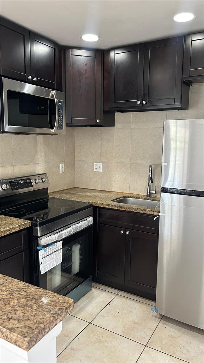 FULFORD BY THE SEA SEC D - Residential Lease