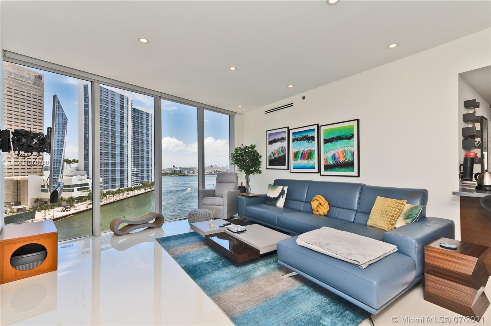 ICONBRICKELL CONDO NO 1 - Residential