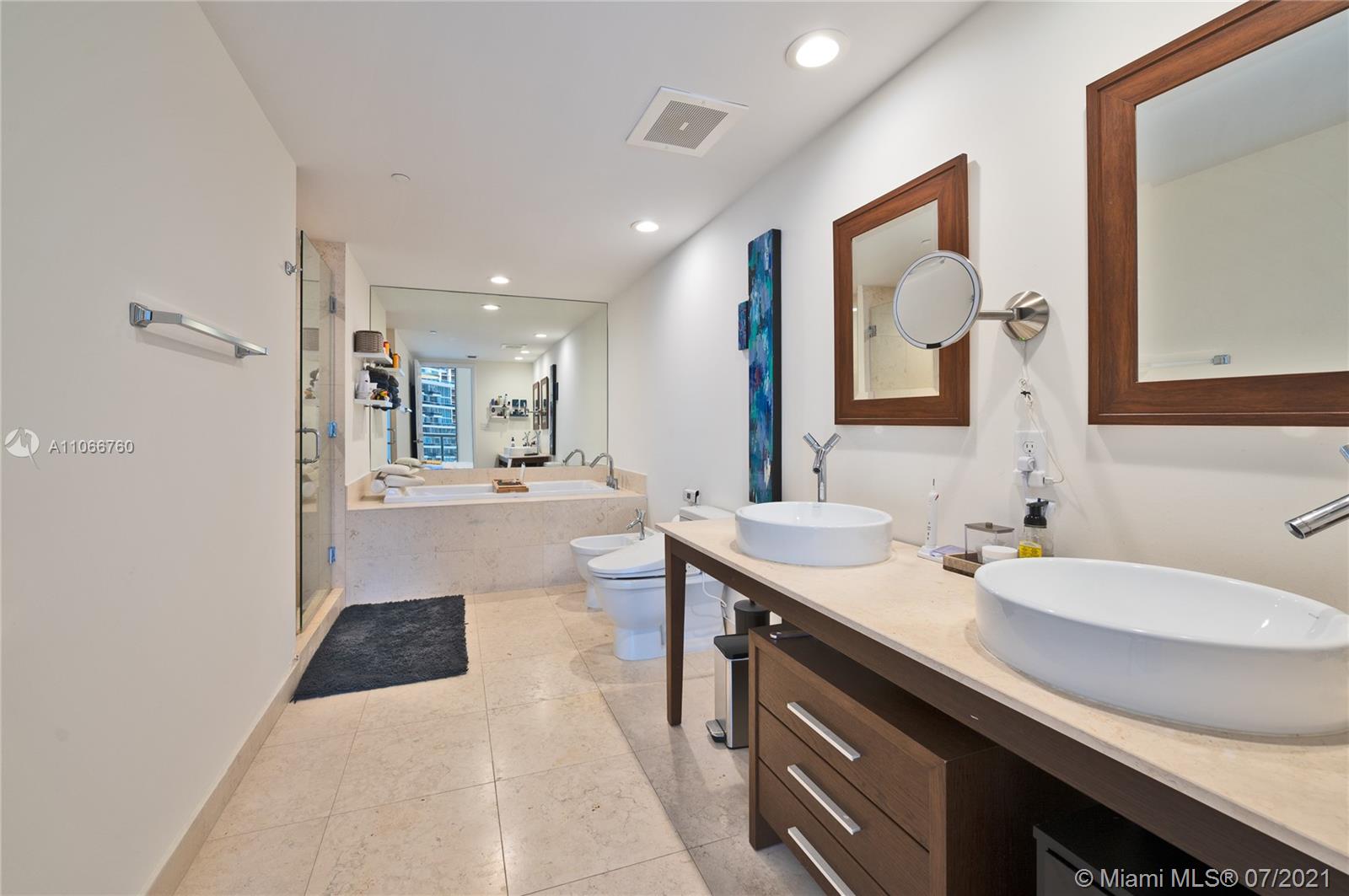 ICONBRICKELL CONDO NO 1 - Residential