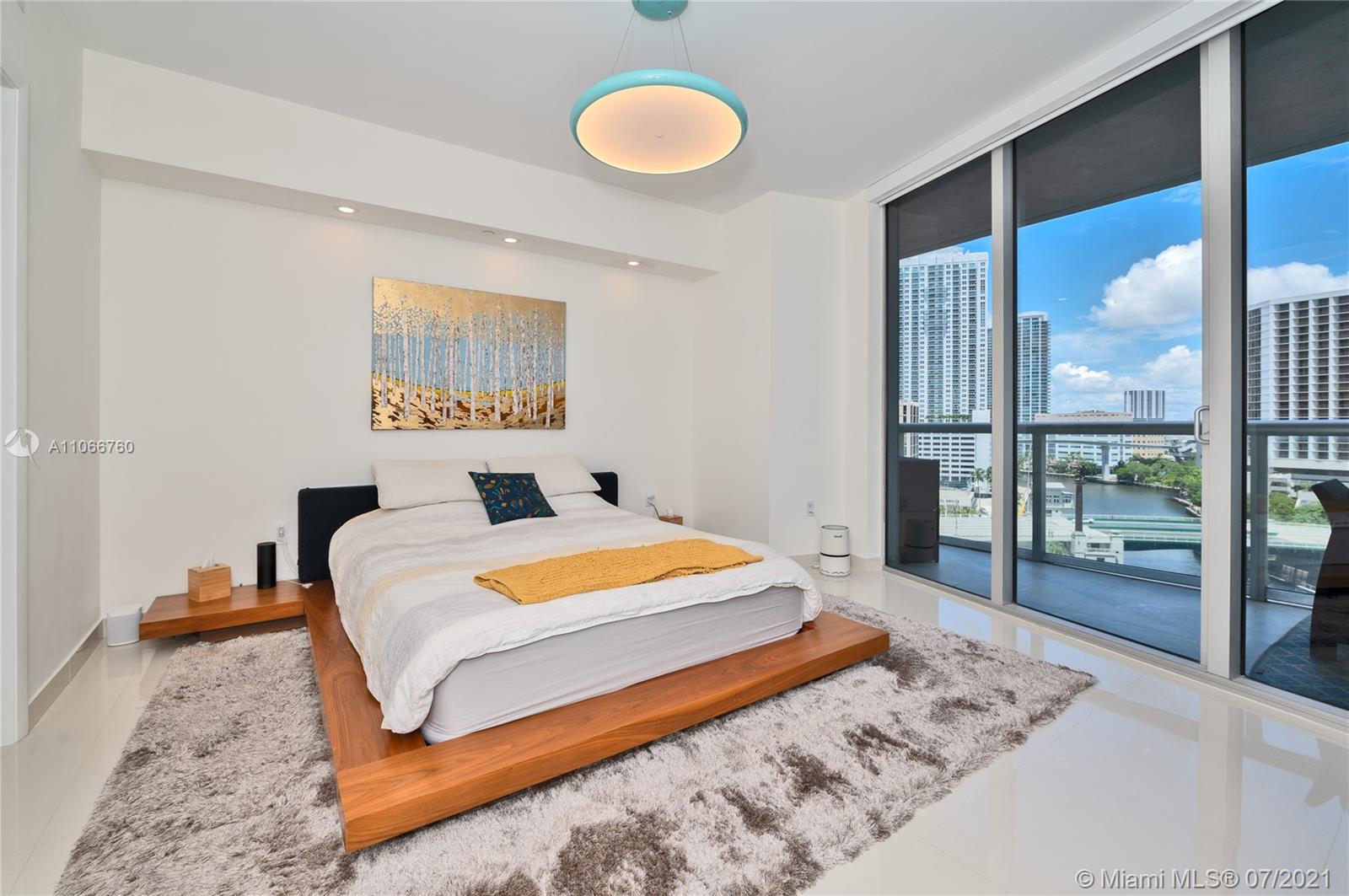 ICONBRICKELL CONDO NO 1 - Residential
