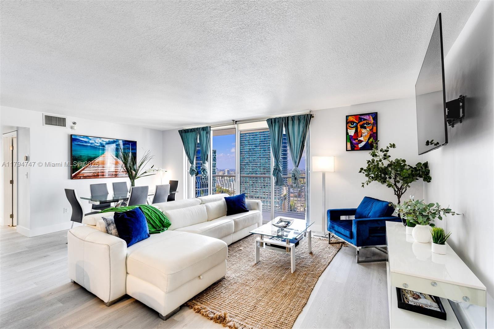 Property for Sale at 1200 Brickell Bay Dr 2923, Miami, Broward County, Florida - Bedrooms: 2 
Bathrooms: 2  - $785,000