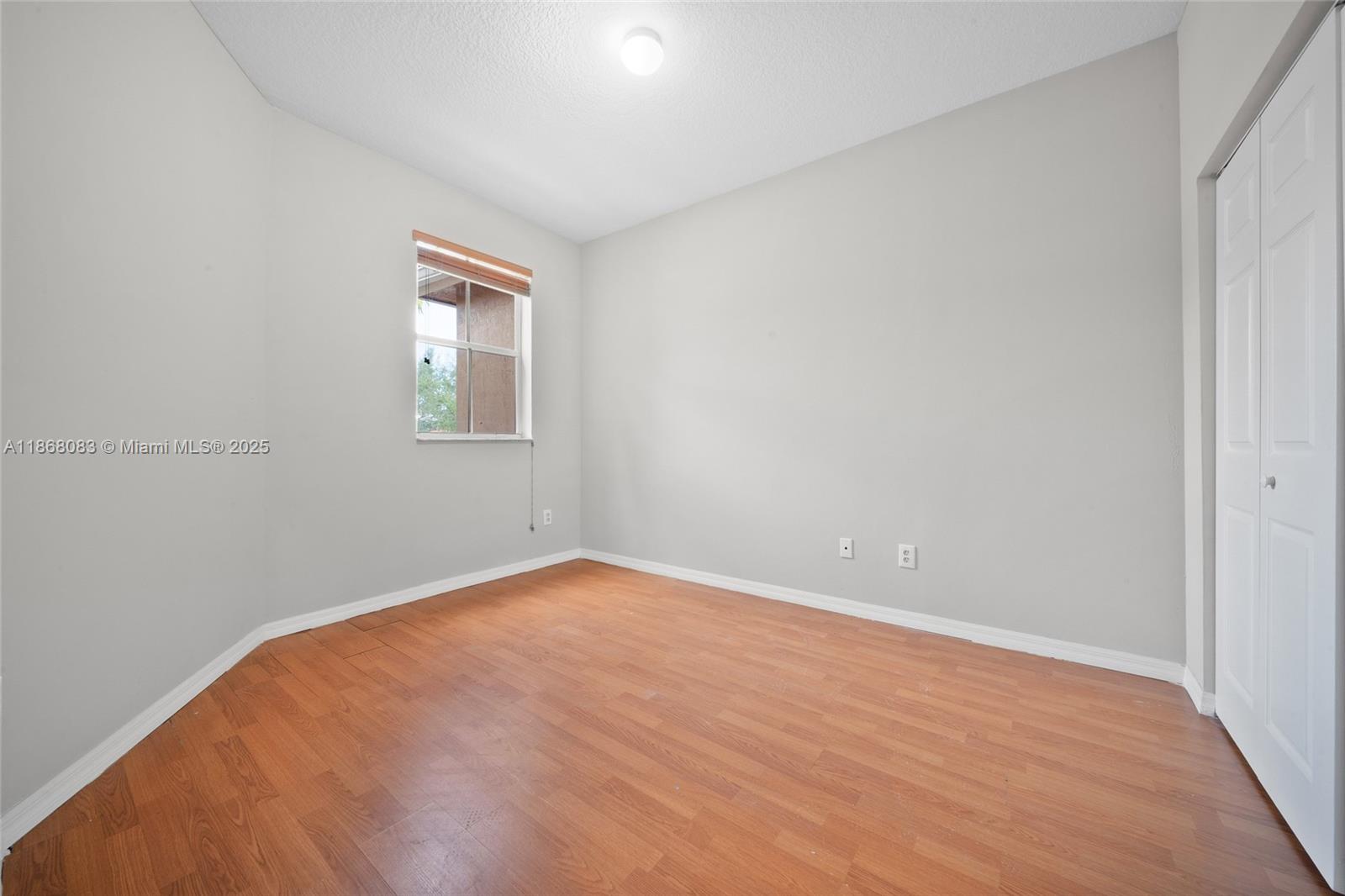 THUNDERBIRD PARK - Residential Lease