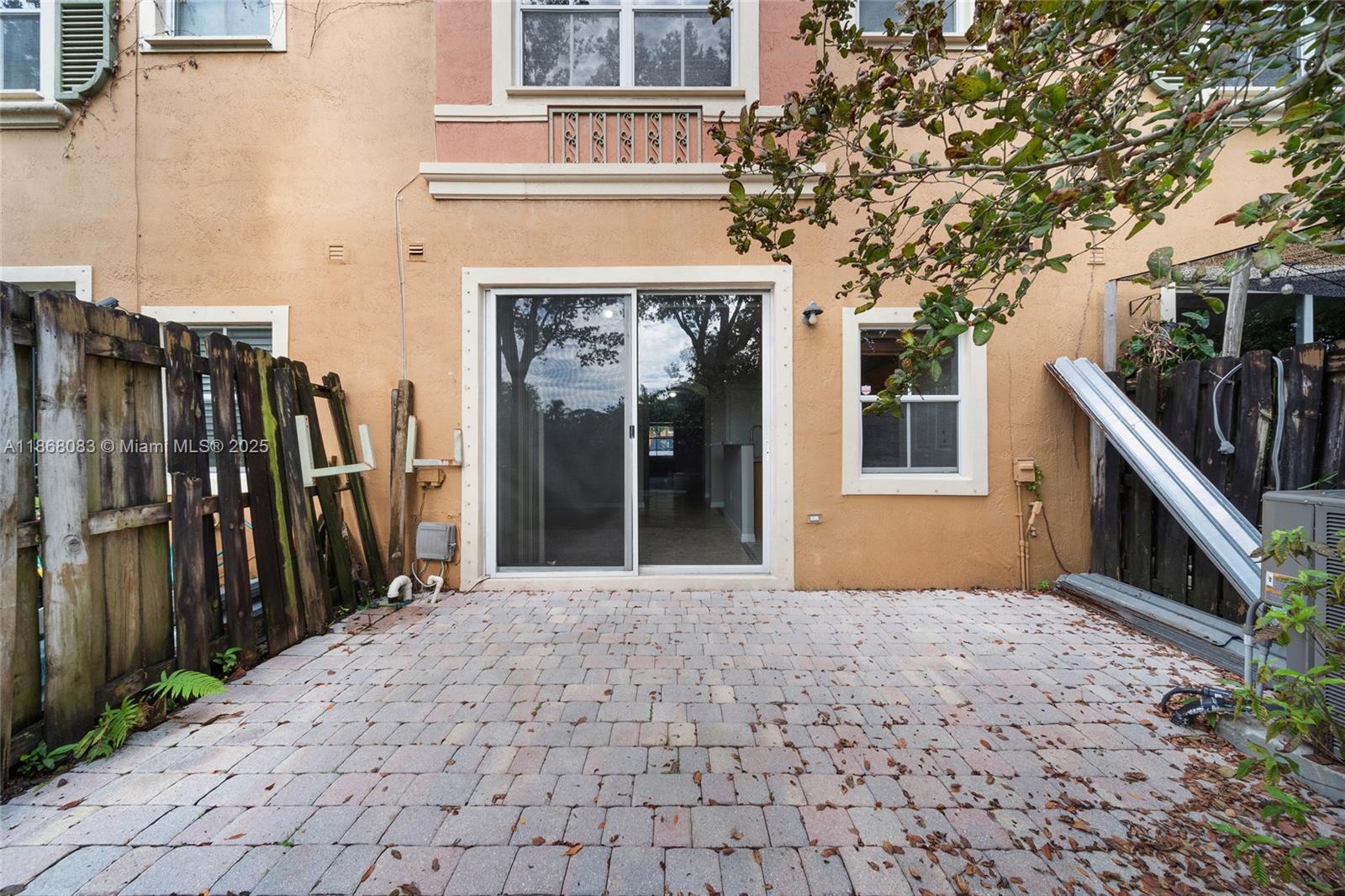 THUNDERBIRD PARK - Residential Lease