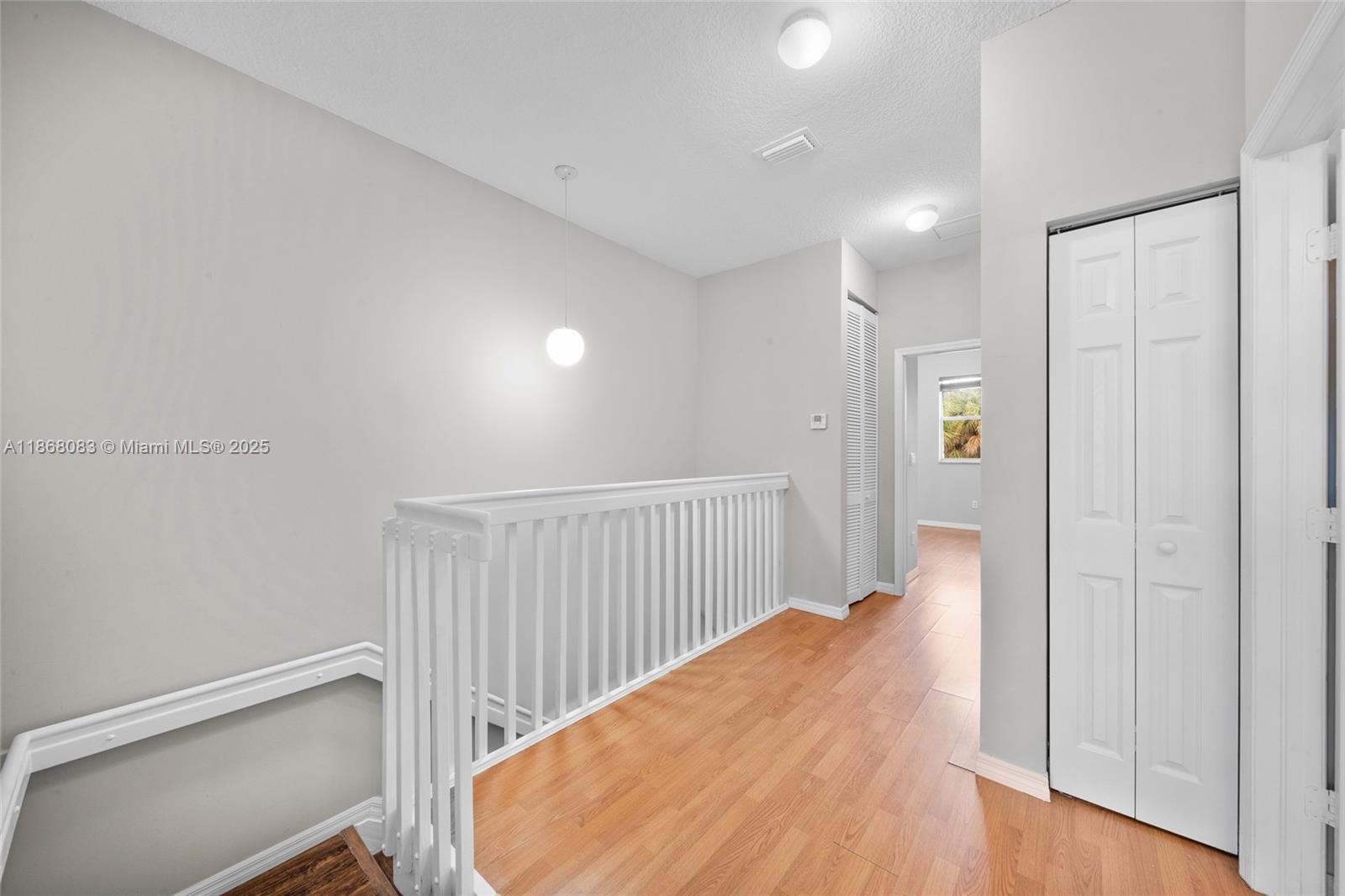 THUNDERBIRD PARK - Residential Lease