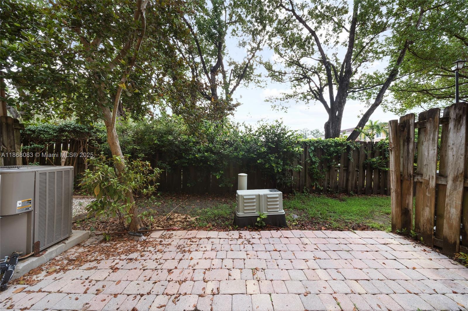 THUNDERBIRD PARK - Residential Lease